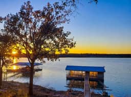 Private Oasis! 2 houses! Private dock! reunions/weddings/events!