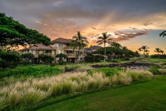 Ohana Haven · Beach, Surf, Golf, Shop! Comfy beds &streaming TVs - Image 1